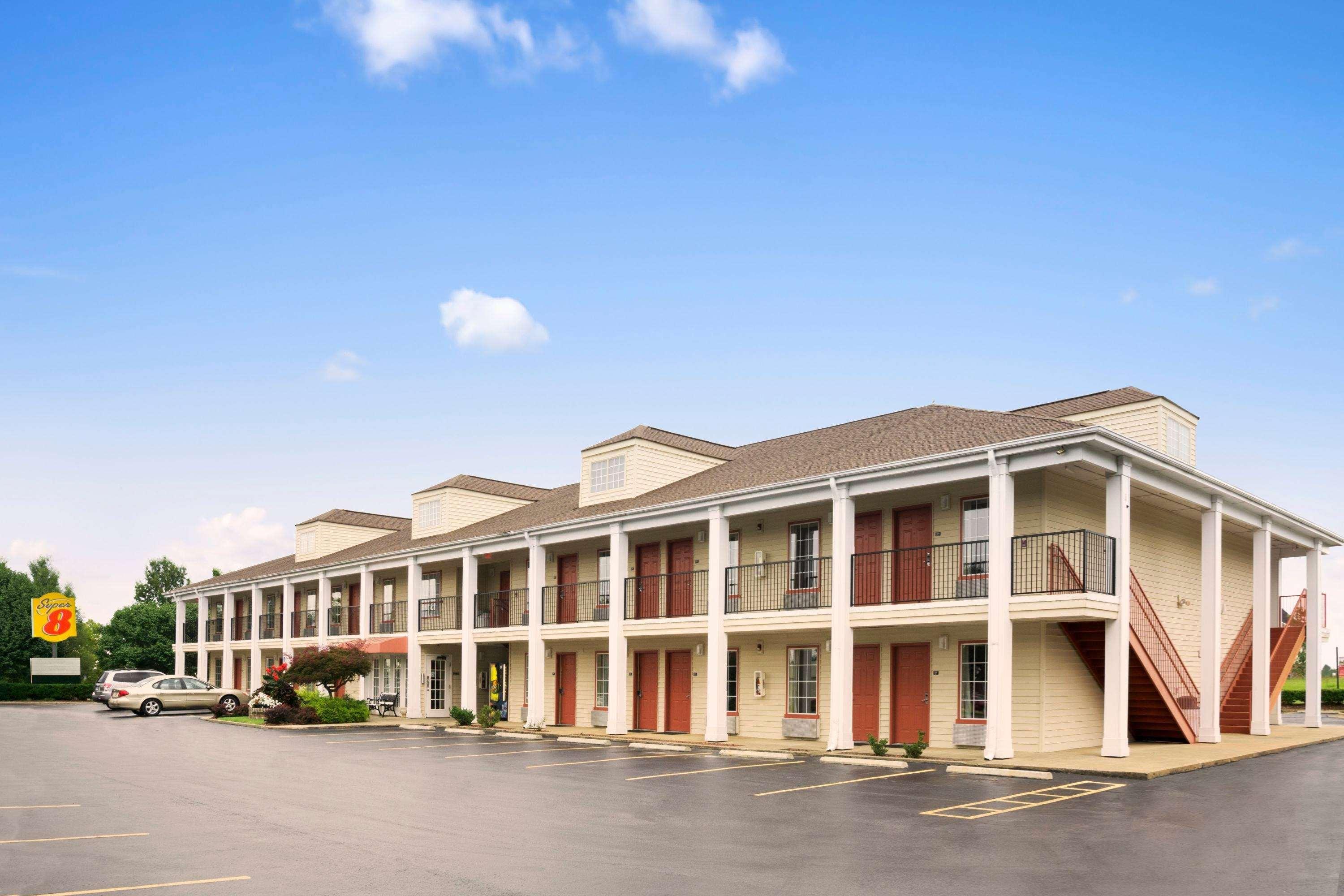 Super 8 By Wyndham Garner/Clayton/Raleigh Motel Exterior photo